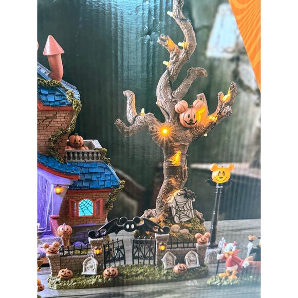 Disney Halloween Village Set 9 Pc Resin LED Haunted Music Minnie Mickey Pumpkins - Picture 7 of 11